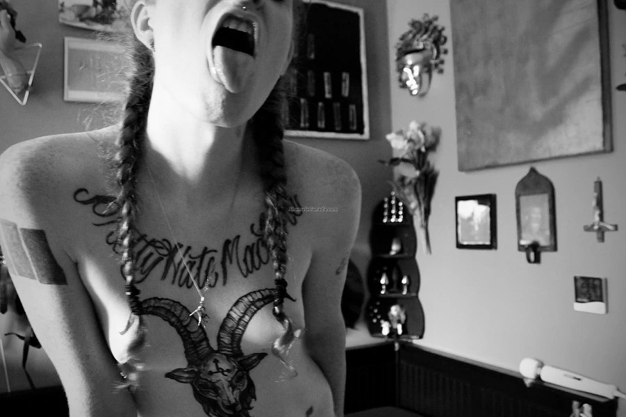 Photo 4 of Violet Baudelaire